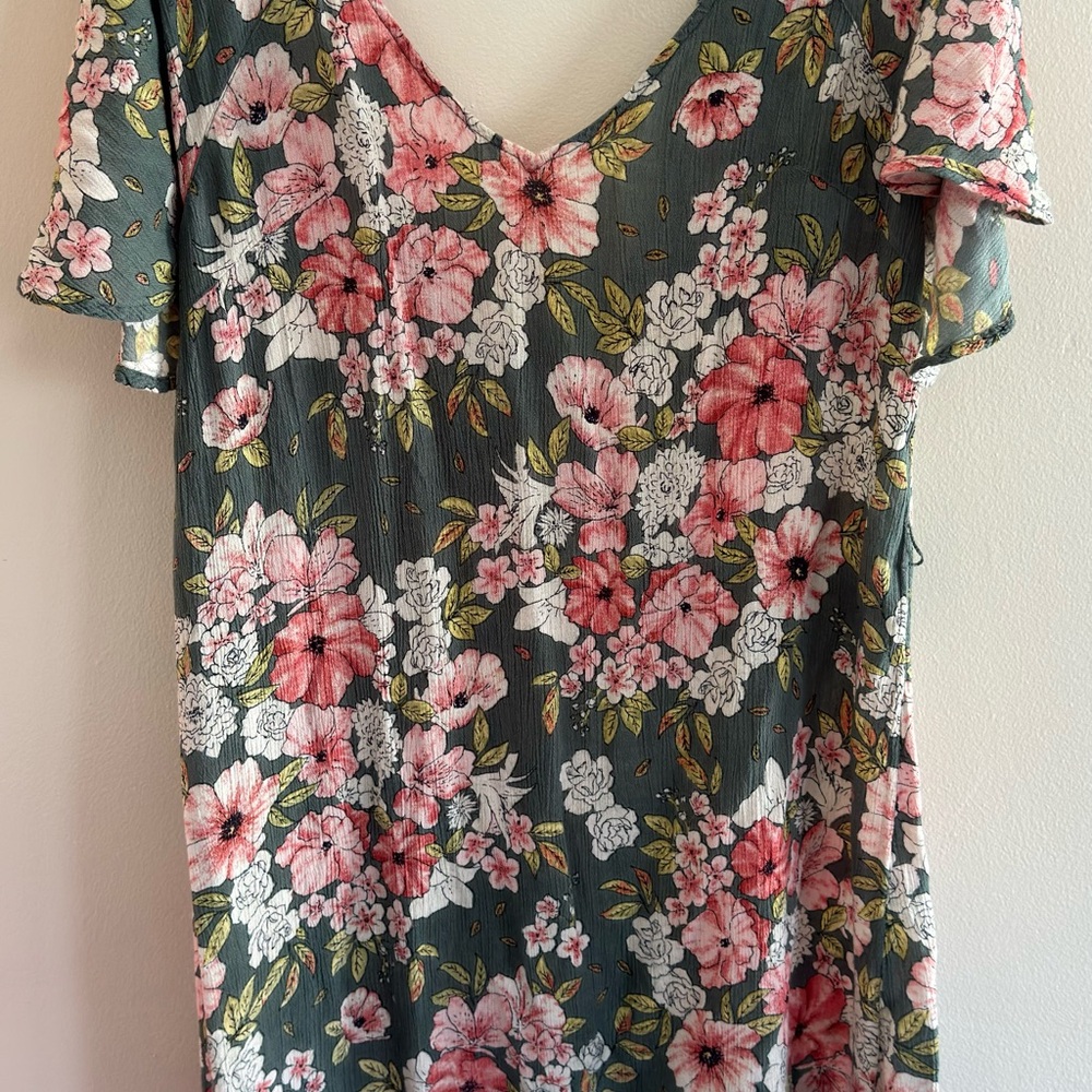 Billabong Green Flutter Sleeve Fitted Blouse